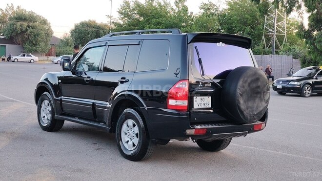 Mitsubishi Pajero-3