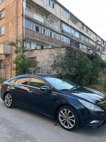 Hyundai Sonata-4