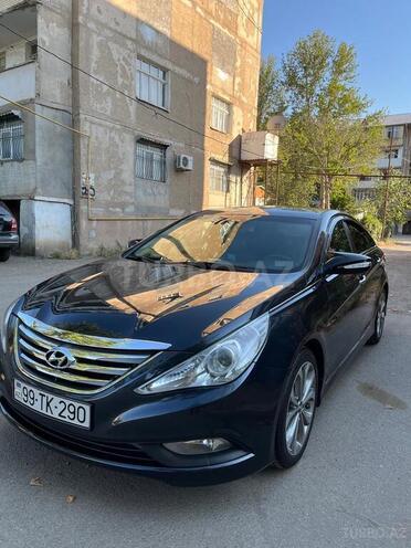 Hyundai Sonata-16
