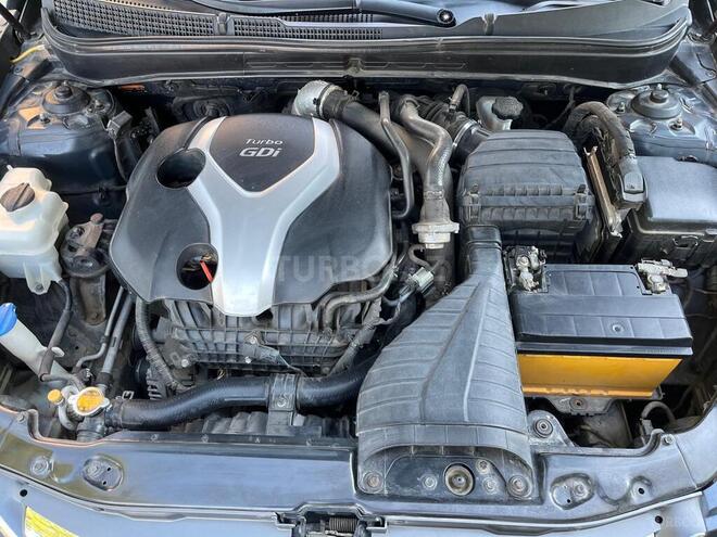 Hyundai Sonata-17