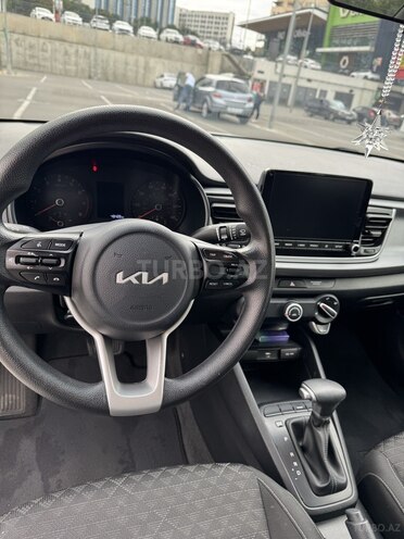 Kia Rio-17