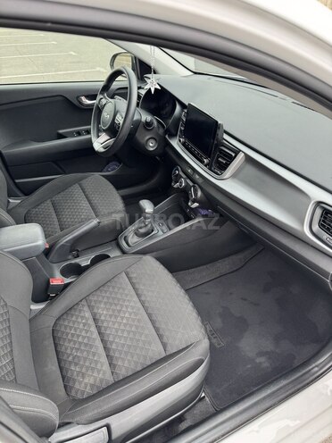 Kia Rio-15