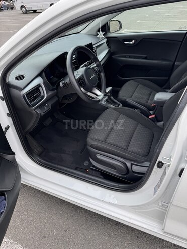 Kia Rio-16