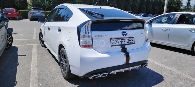 Toyota Prius-5