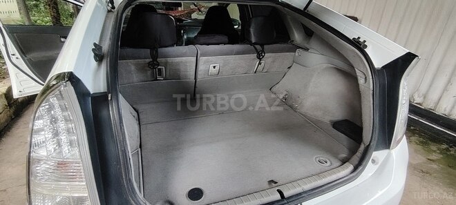 Toyota Prius-11