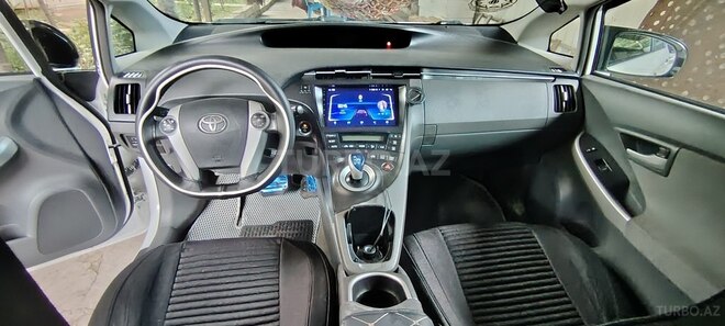 Toyota Prius-10