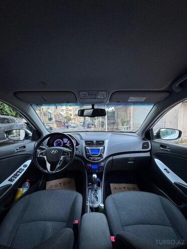 Hyundai Accent-5