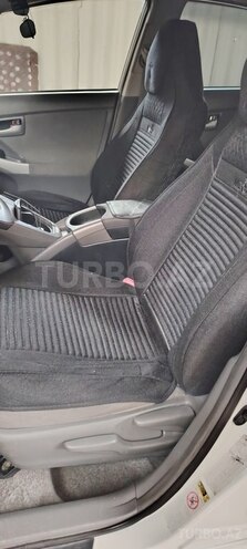 Toyota Prius-12