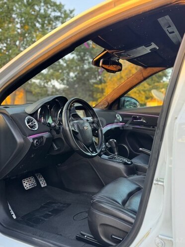 Chevrolet Cruze-11