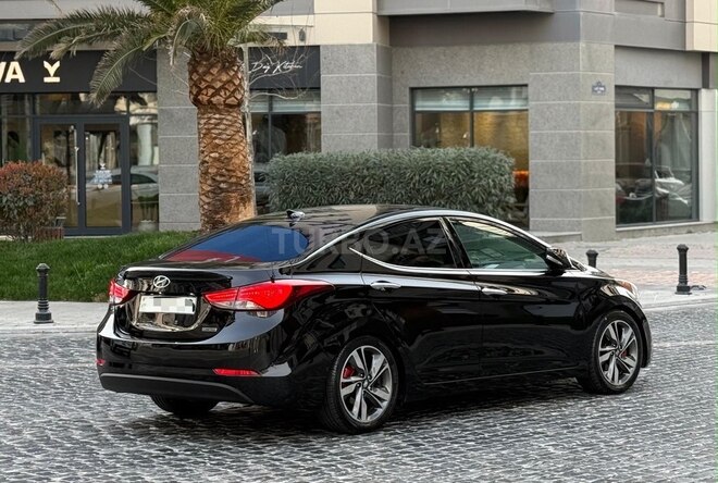 Hyundai Elantra-10
