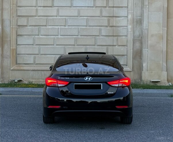 Hyundai Elantra-8
