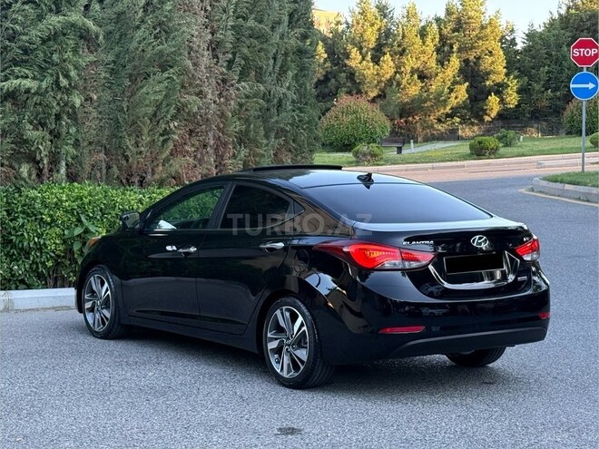 Hyundai Elantra-9