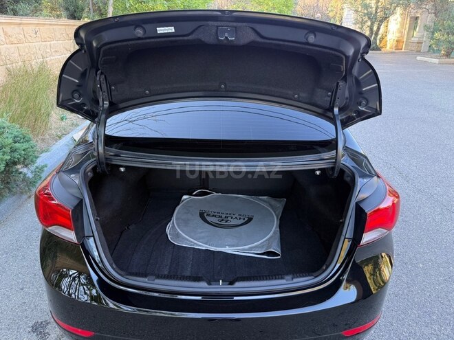 Hyundai Elantra-20
