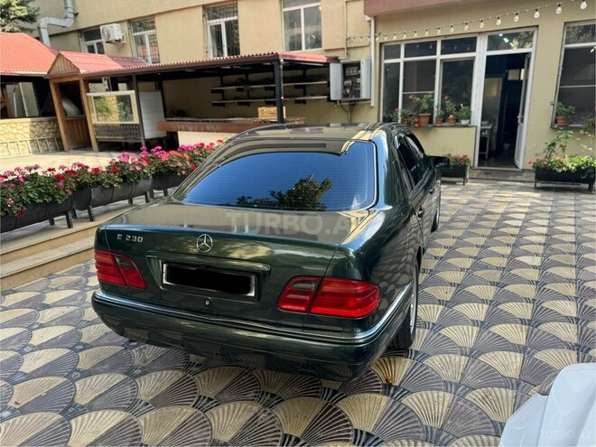 Mercedes E 230-5