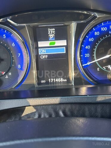 Toyota Camry-13
