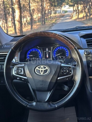 Toyota Camry-12