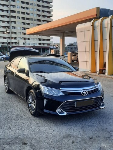 Toyota Camry-5