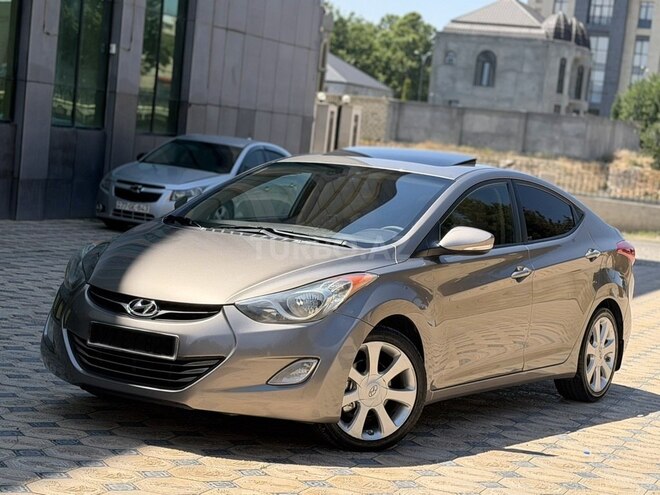 Hyundai Elantra-1