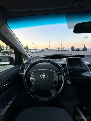 Toyota Prius-6