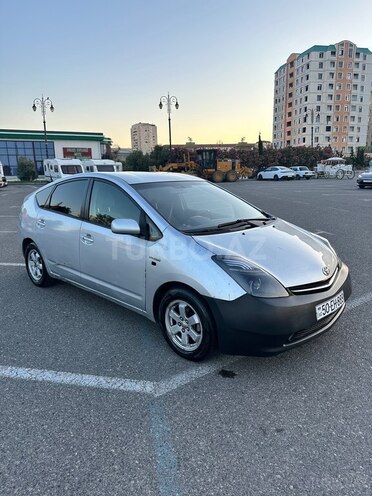 Toyota Prius-11
