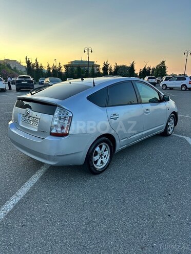 Toyota Prius-13