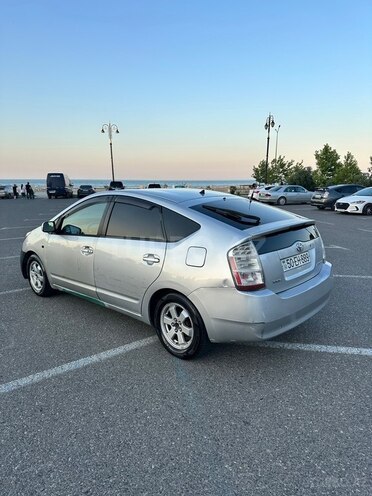 Toyota Prius-8