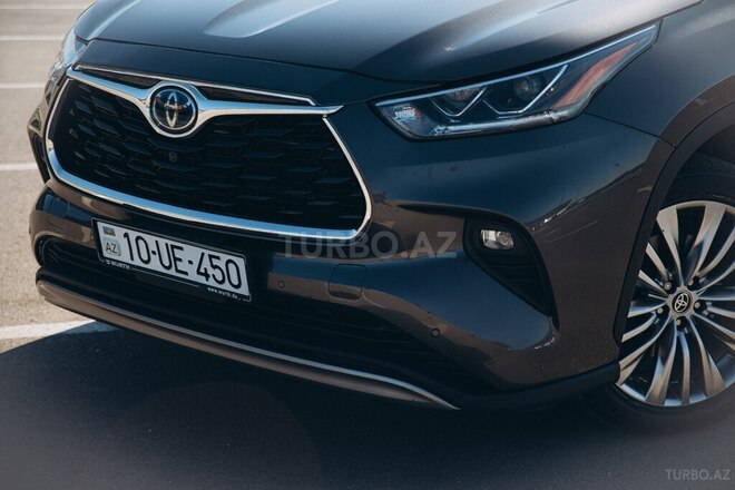Toyota Highlander-2