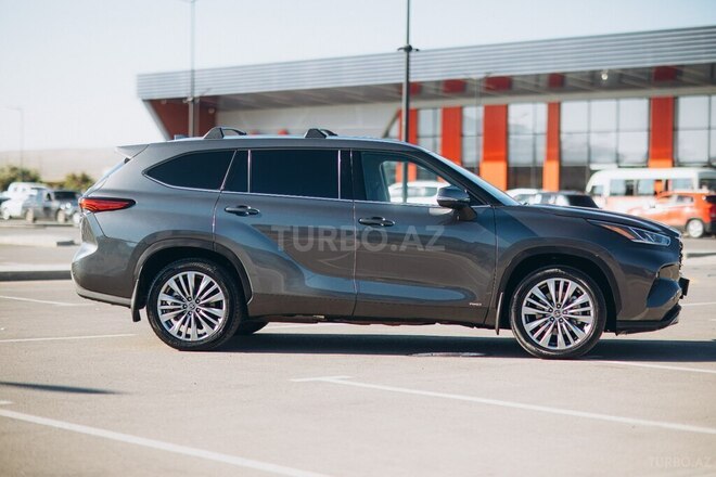 Toyota Highlander-12