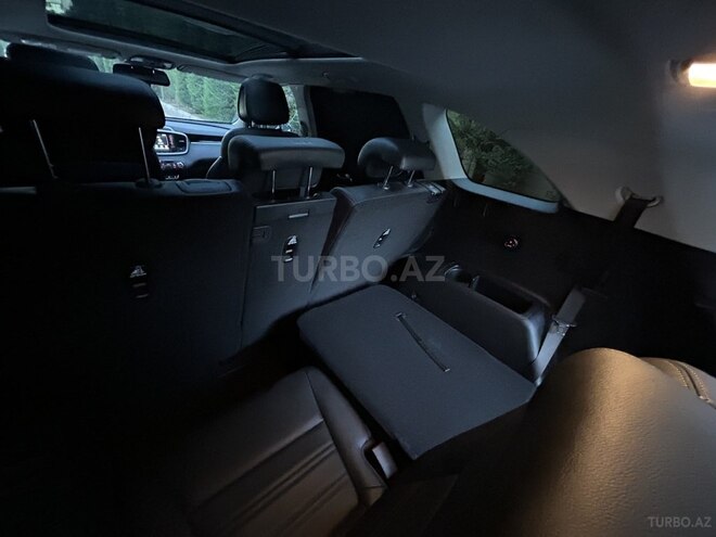 Kia Sorento-13