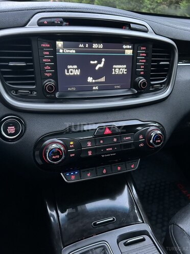 Kia Sorento-19