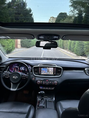 Kia Sorento-11