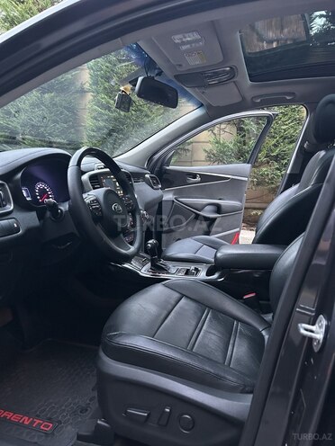 Kia Sorento-8