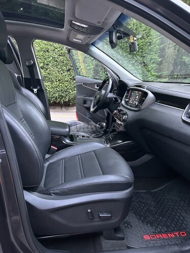 Kia Sorento-9