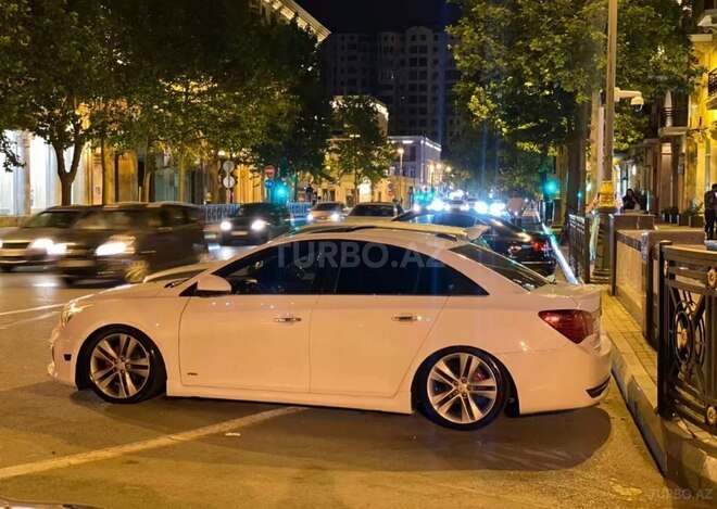 Chevrolet Cruze-15