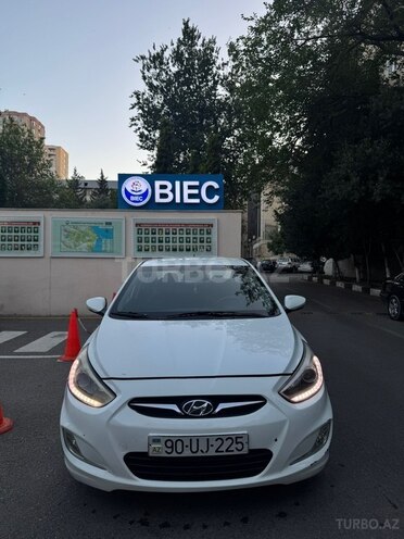 Hyundai Accent-1
