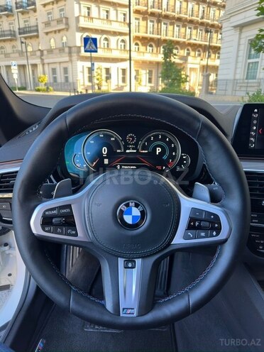 BMW 530e-6