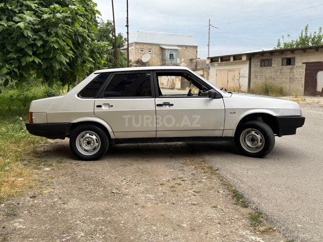 LADA (VAZ) 21099-8