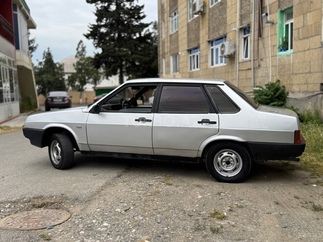 LADA (VAZ) 21099-9
