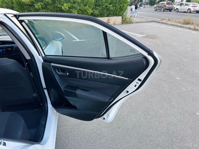 Toyota Corolla-10
