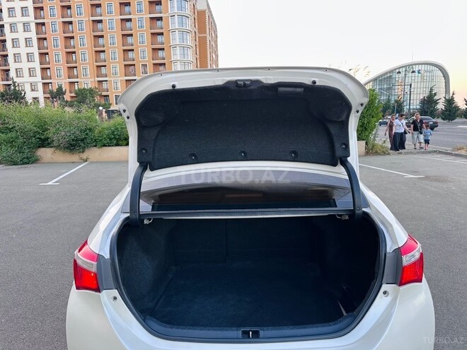 Toyota Corolla-11