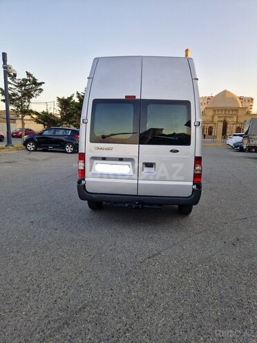 Ford Transit-3