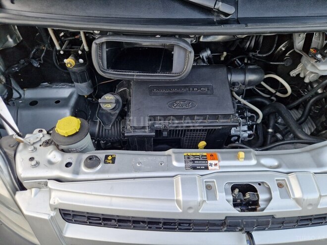Ford Transit-9