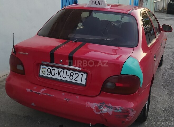 Hyundai Accent-2