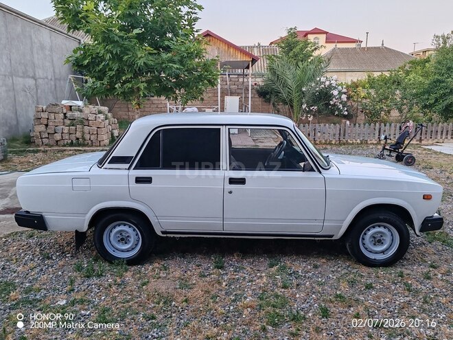 LADA (VAZ) 2107-2