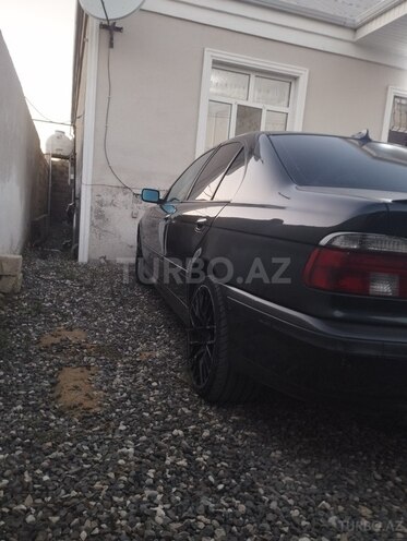BMW 523-2