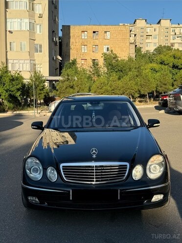 Mercedes E 240-1