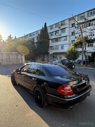 Mercedes E 240-2