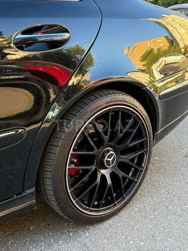 Mercedes E 240-6