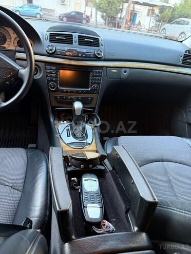Mercedes E 240-12
