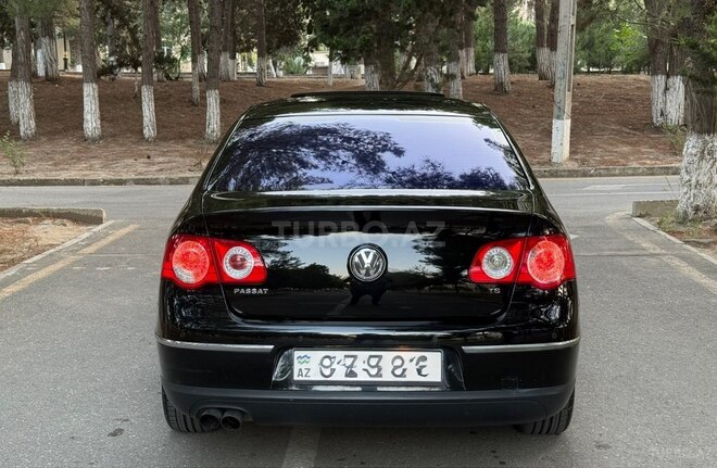 Volkswagen Passat-8
